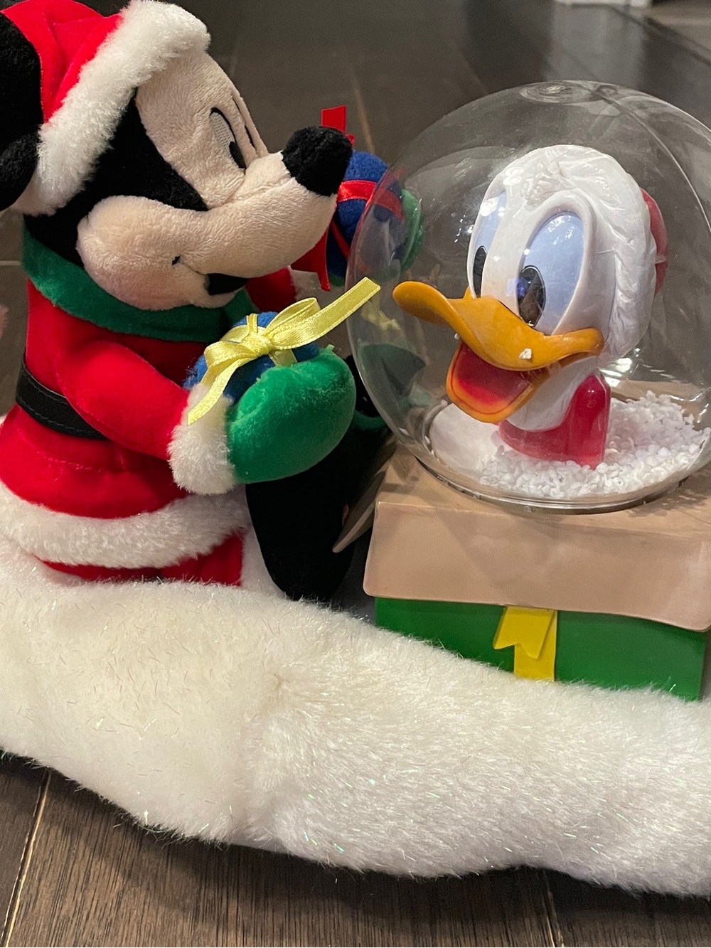 Disney Plush Snow Globe Mickey Mouse Donald Duck Animated & Plays Holiday Music